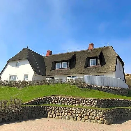 Frisch Sanierte Unter Reet Rantum Auf Hotel Sylt-Ost